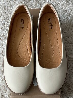 💐BNIB💐 Earth Women's Landen Round Toe Slip on Casual Flats - size 6.5